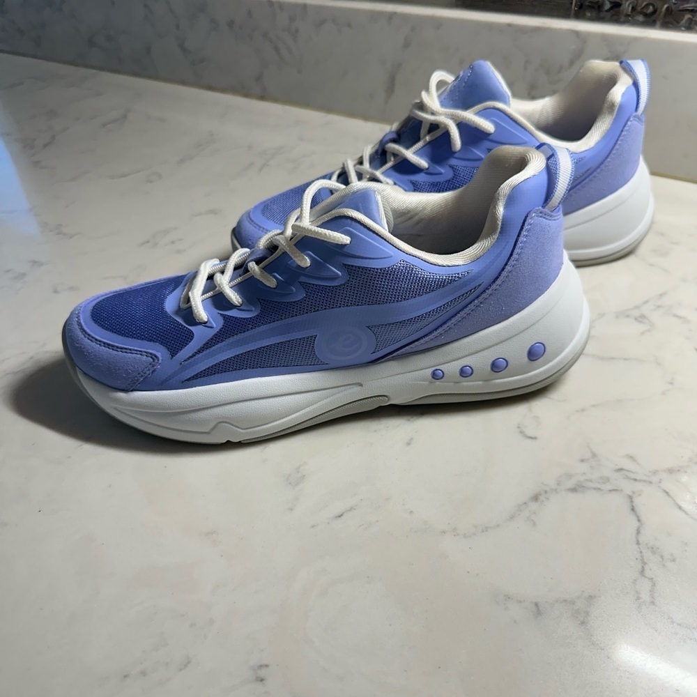 Easy Spirit Blue and White Athletic Shoes with Cushioned Sole